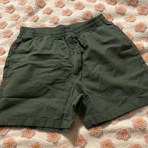 Uniqlo Olive Green Men's Flat Front Shorts